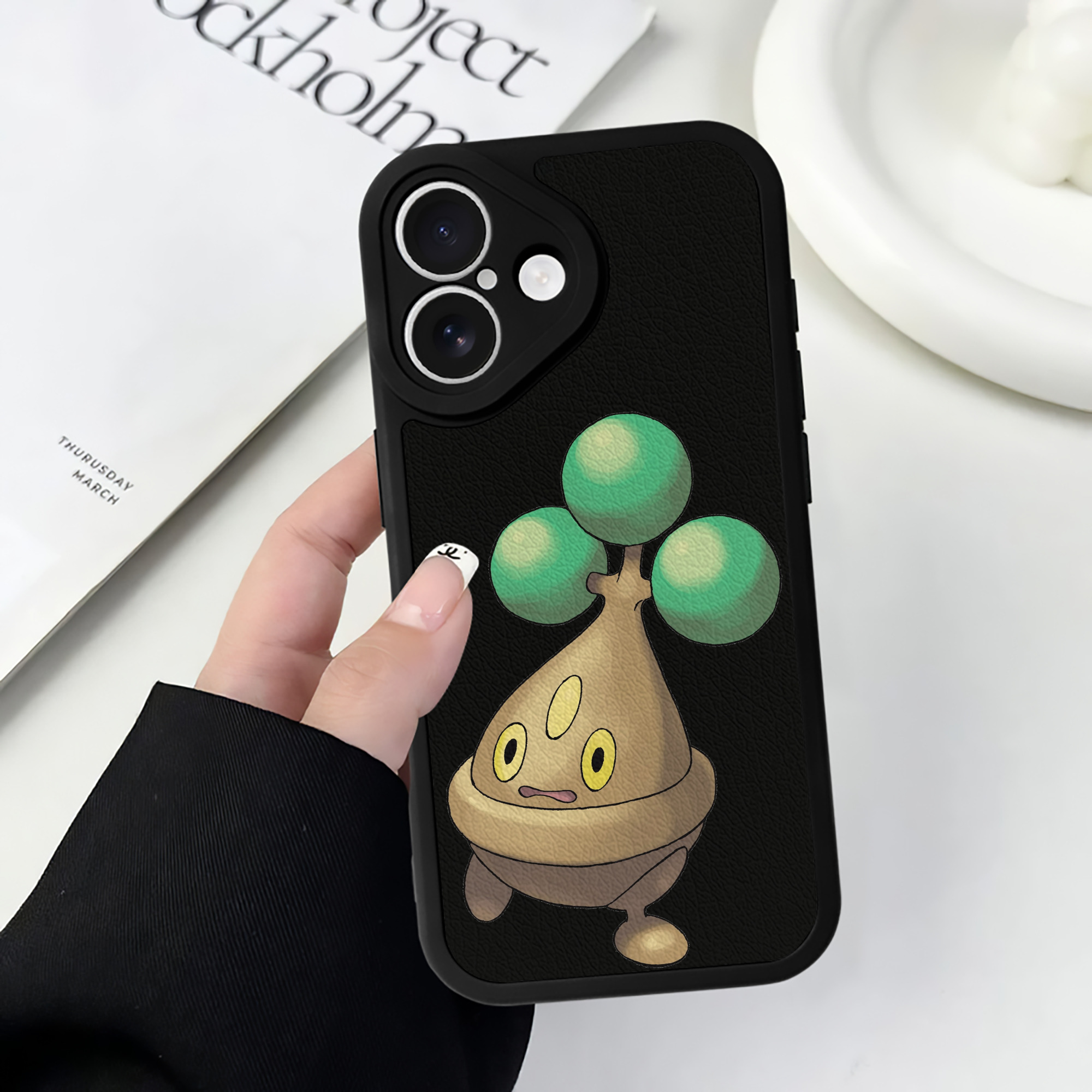 （画像用） ポケットモンスター Pokémon 【iPhone 16シリーズ対応】シリコンスマホケース（レザー調） 材質：シリコン